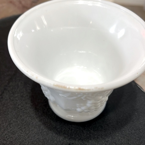 Vintage Indiana Colony Harvest Grape Milk Glass Snack Set Plate Set of 4 - Picture 7 of 7